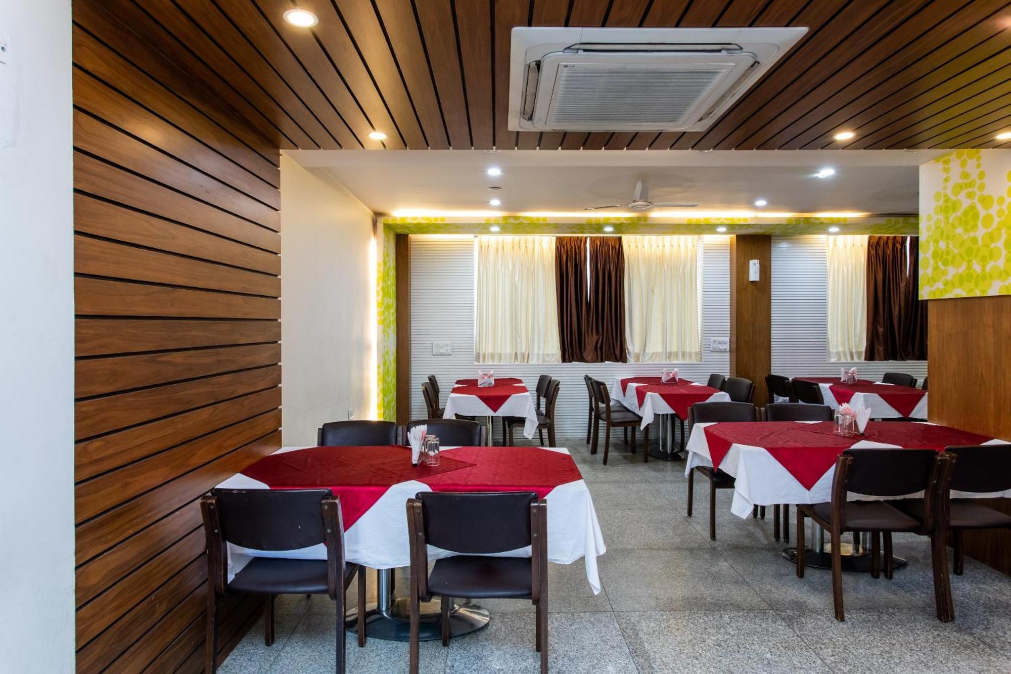 Super Hotel O Mohit Regency Bhopál Kültér fotó