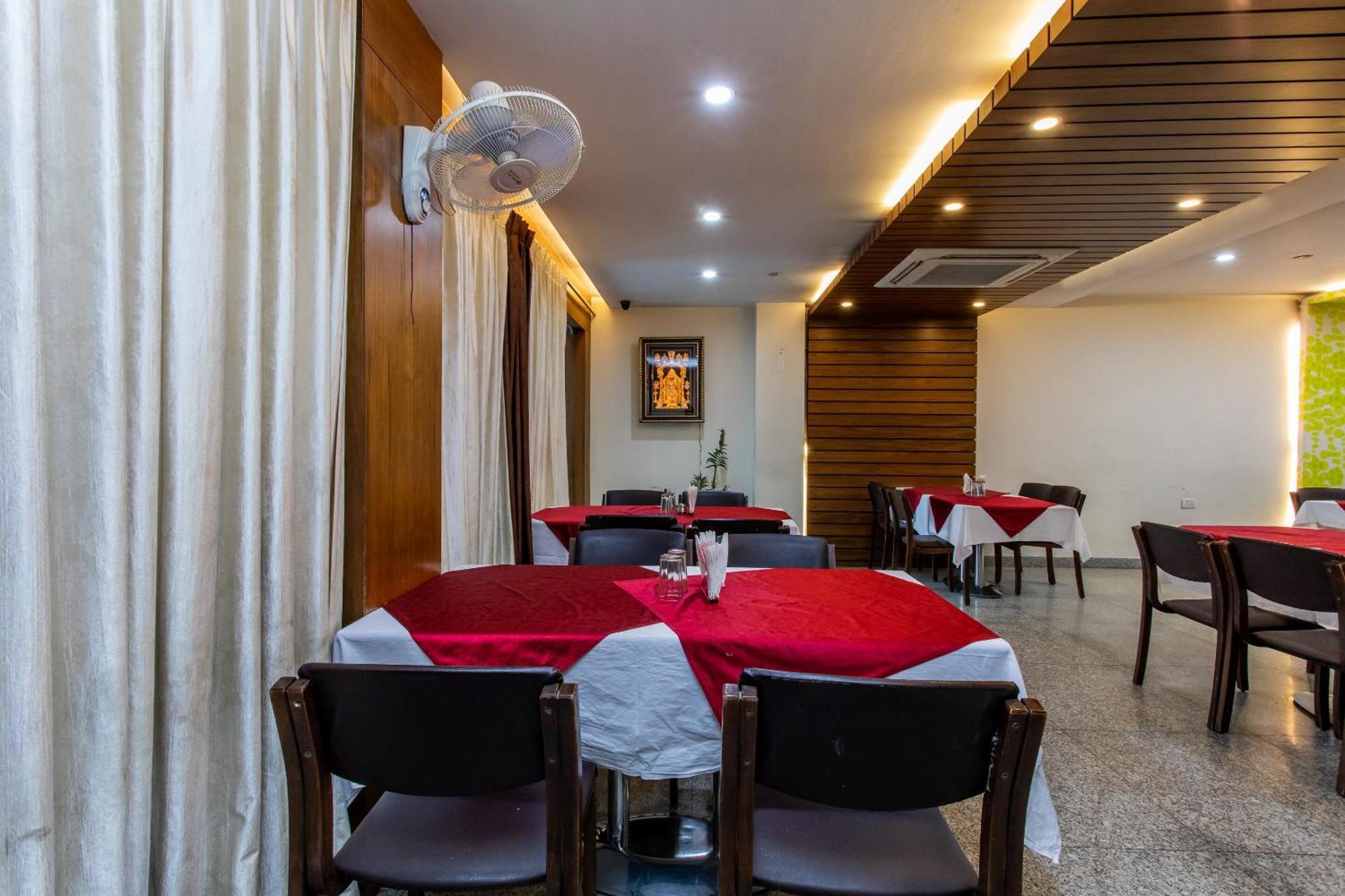 Super Hotel O Mohit Regency Bhopál Kültér fotó